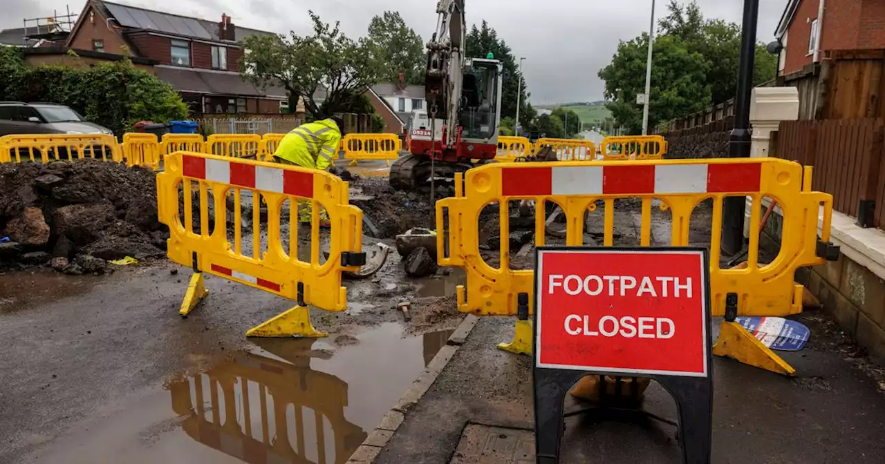 Traffic chaos as residents look to sell up as water pipes keep on bursting