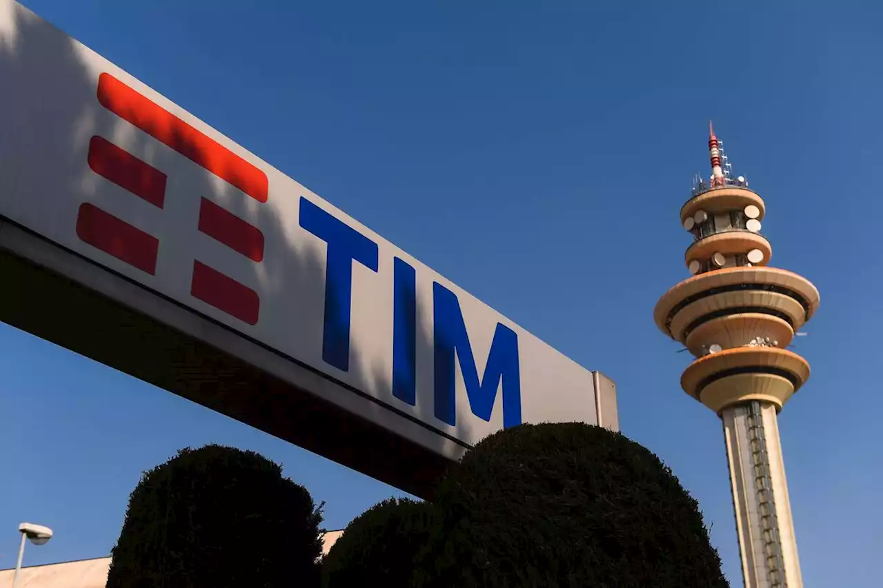 Telecom Italia Second-Quarter Earnings Rise as CEO Sticks to Turnaround Plan