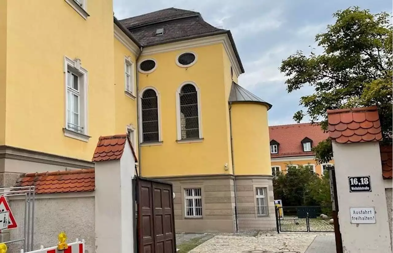 Alt-Katholiken ziehen wieder in die Altstadt: erster Gottesdienst im Michlstift