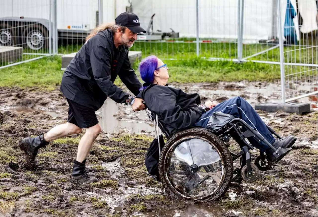 Wacken versinkt im Schlamm: Metal-Festival startet nach Anreise-Chaos