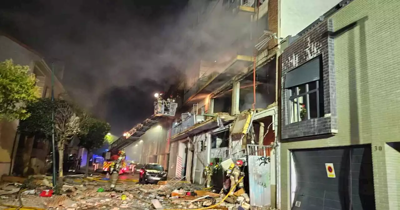 Explosión en un edificio de España deja una persona muerta y 14 heridas