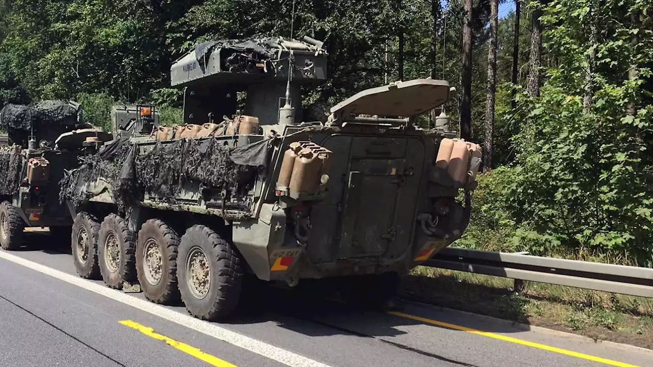 Soldatin stirbt nach Kollision von Panzer mit LKW