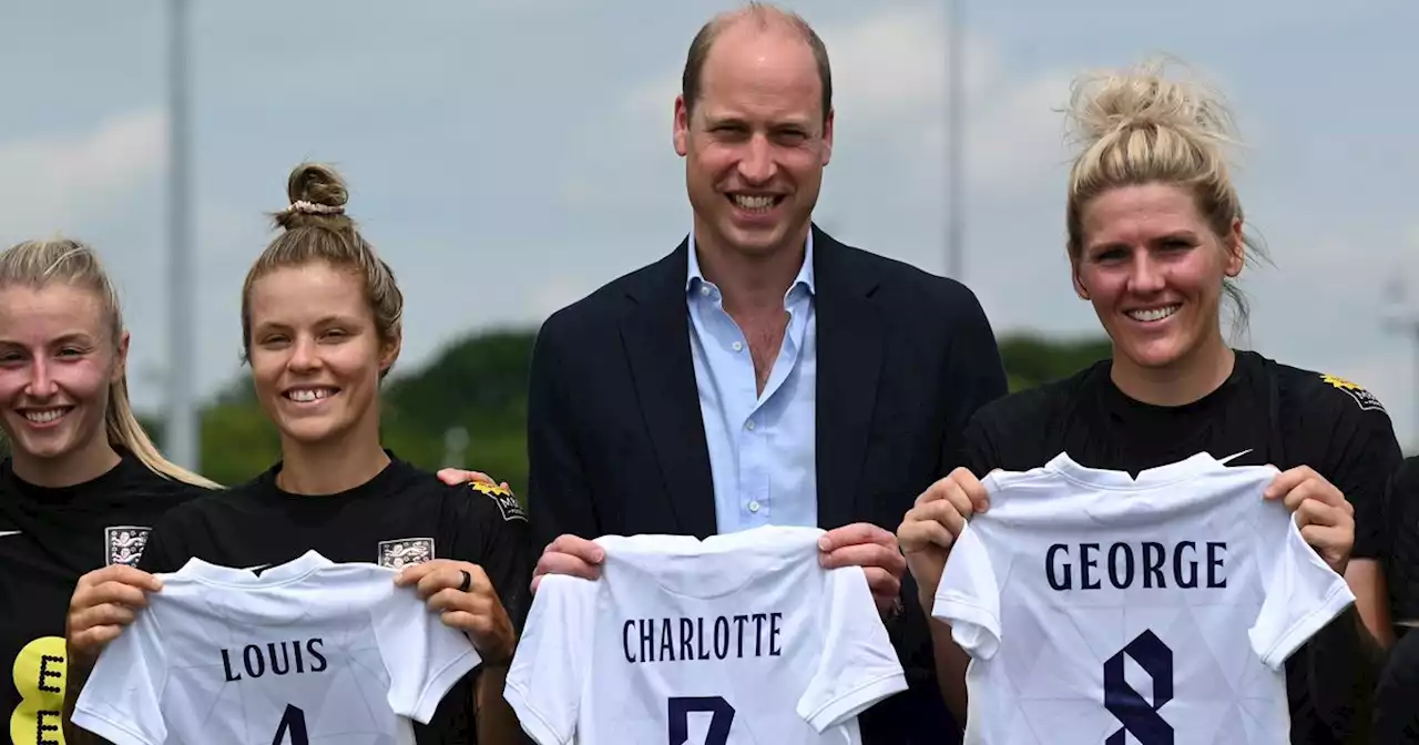 Sweet moment William passed on a message from Charlotte to the England Lionesses