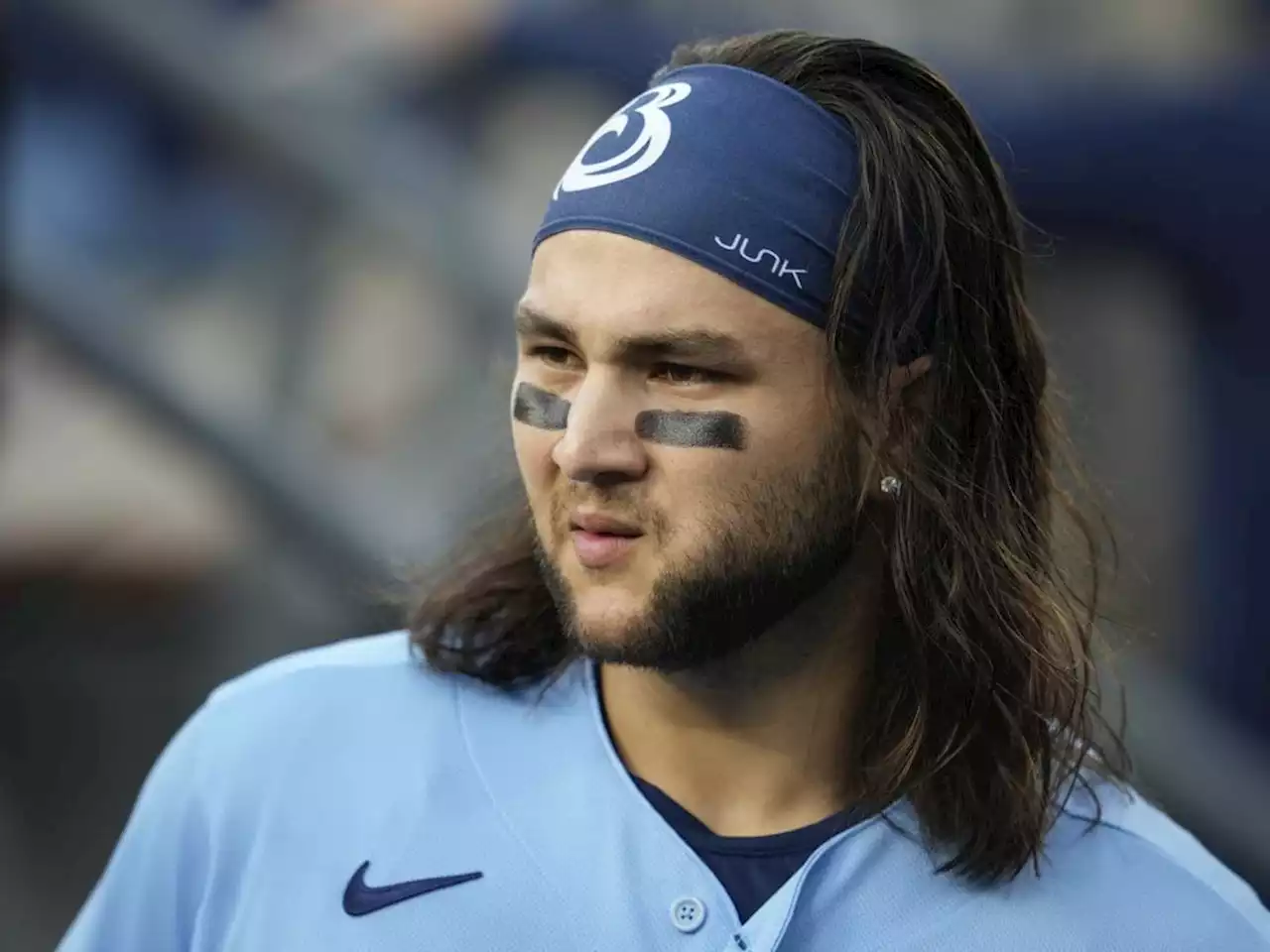 Blue Jays shortstop Bo Bichette just day-to-day after hurting right knee