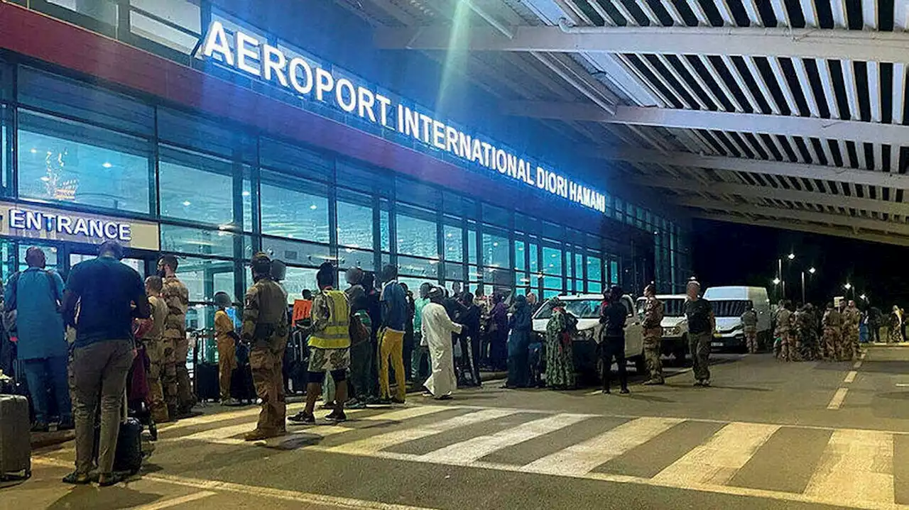 Coup d’État au Niger : un premier avion avec 262 rapatriés à bord arrivé à Paris