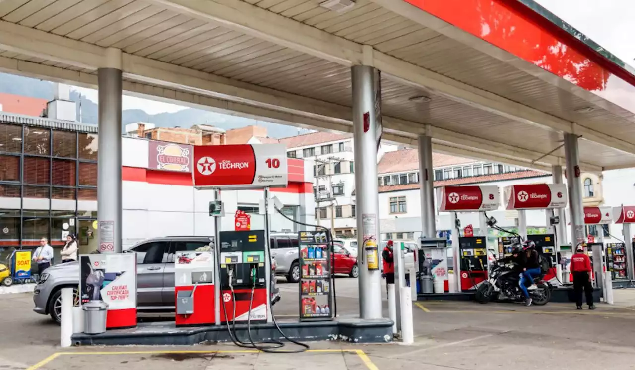 Precio de la gasolina en agosto vendría con regalo (inesperado) para millones en Colombia - Pulzo