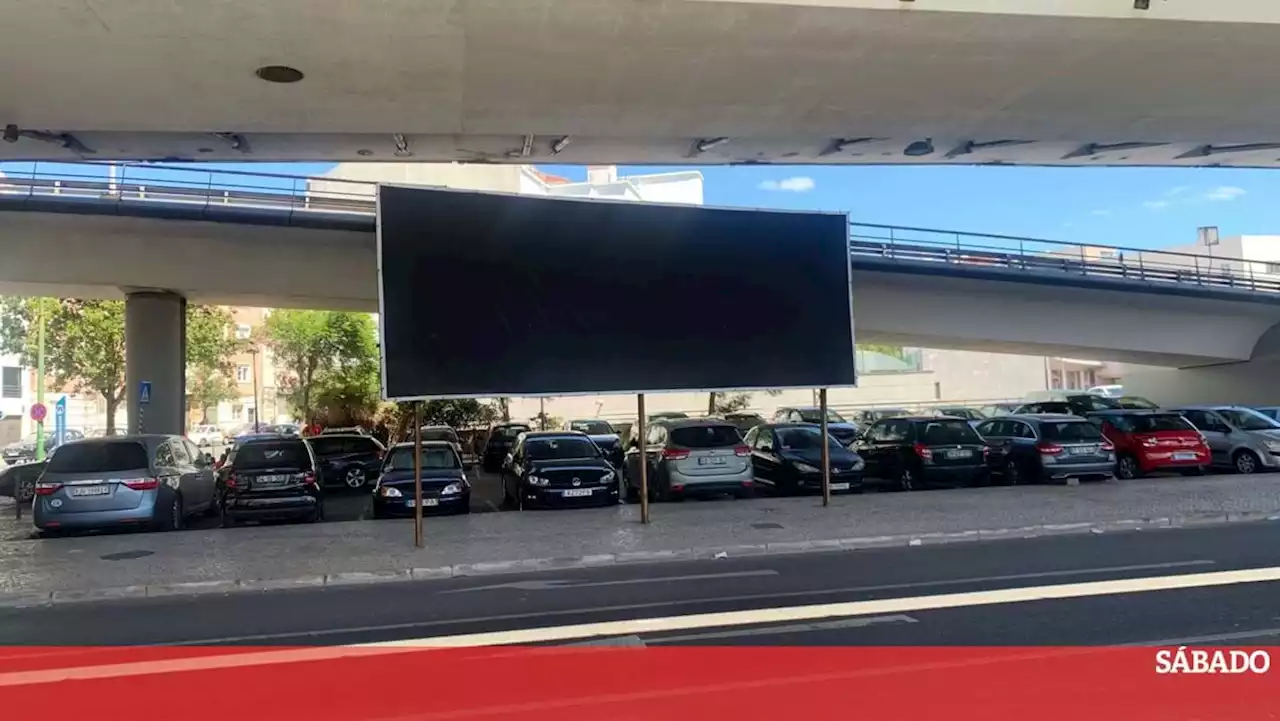 Câmara de Oeiras manda retirar cartaz em memória das vítimas dos abusos na igreja