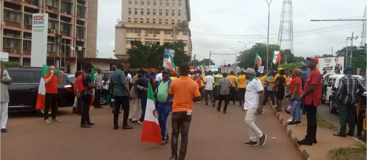 Hundreds Of Enugu Workers Join Nigeria Labour Unions’ Nationwide Protest Over Low Minimum Wage | Sahara Reporters