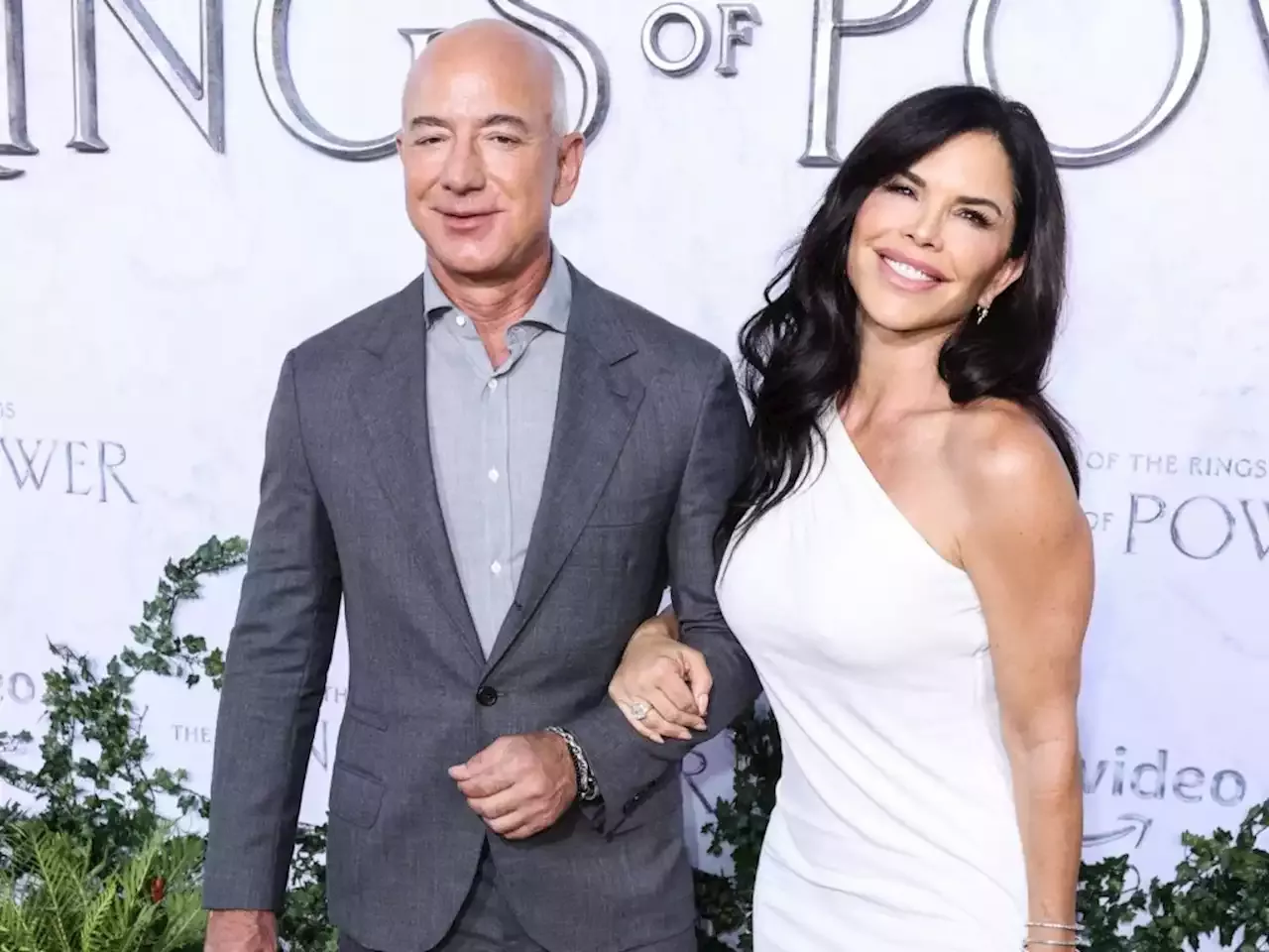 Jeff Bezos Lauren S Nchez Aren T Shy About Their Hot Love For Each Other In New Nsfw Snapshots