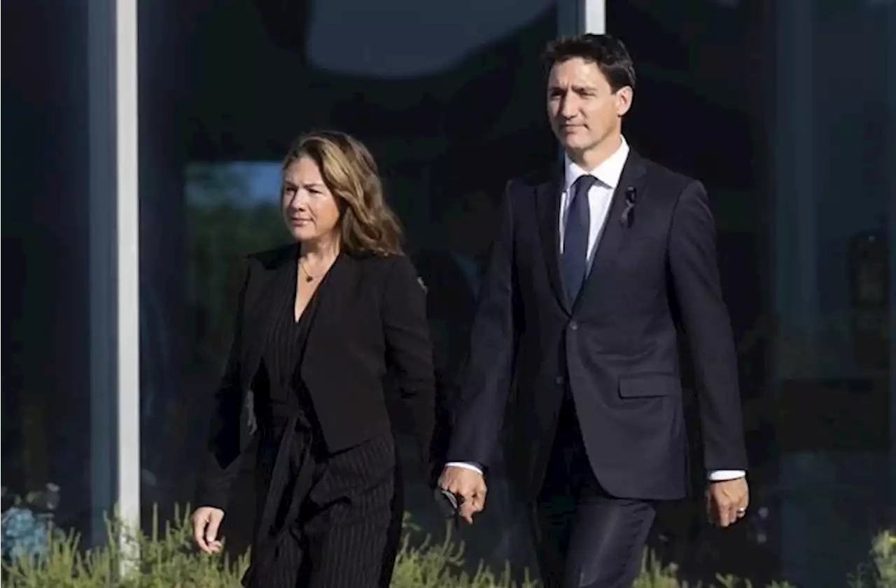 BREAKING: Trudeaus announce separation after 18 years of marriage