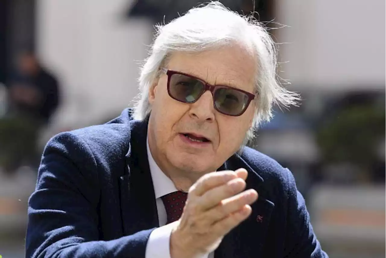 Caso Vannacci, interviene Sgarbi: 'Umiliato da dittatura minoranza, è regime'