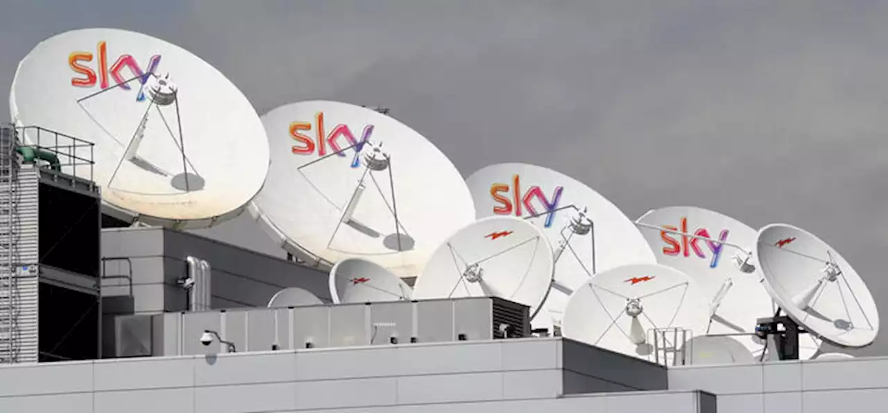 Bloccato mentre tenta di entrare a Sky, morto per malore - Notizie