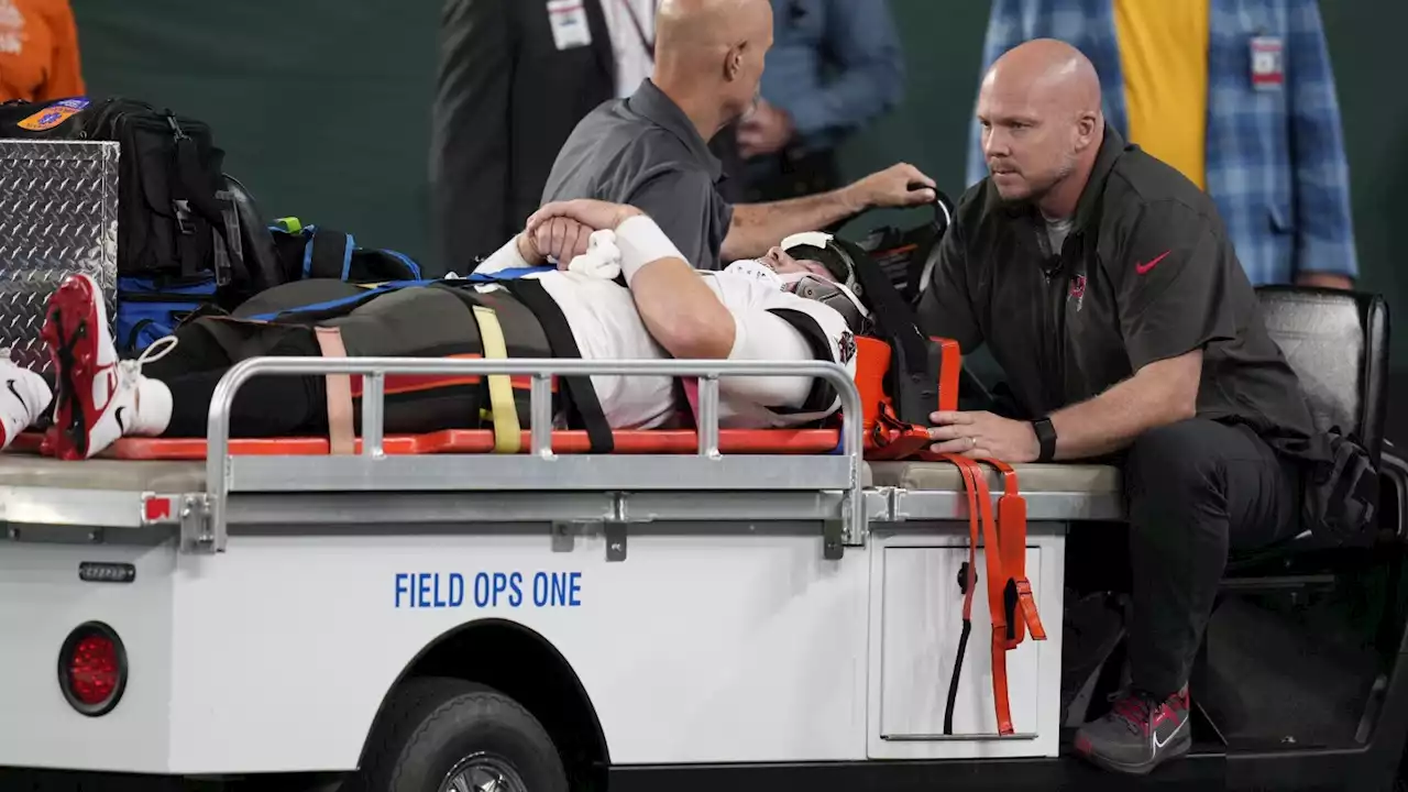 Buccaneers QB John Wolford taken to a hospital with a neck injury during preseason game vs. Jets