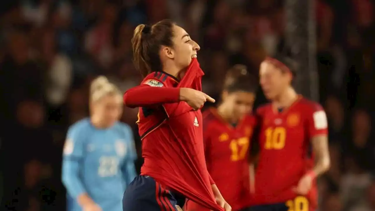 Spain lead England 1-0 at halftime in World Cup final