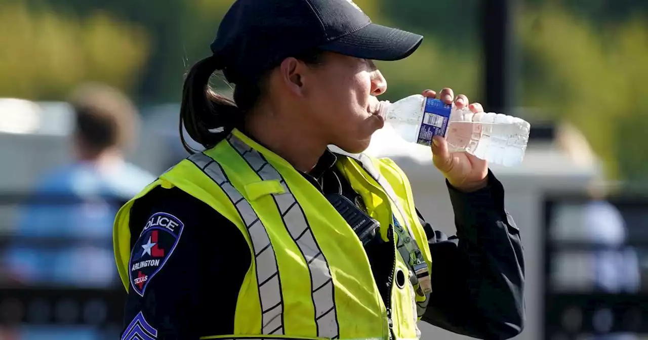 Sweltering temperatures in central US set heat records