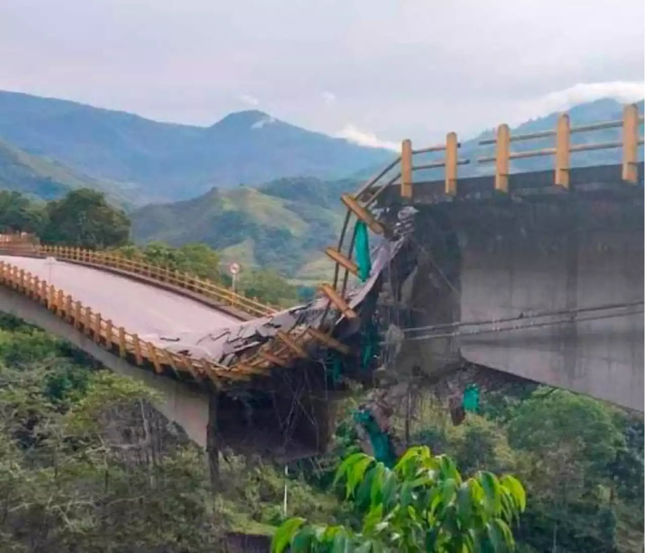 Urgente: colapsó el puente Los Grillos, de la vía alterna al Llano