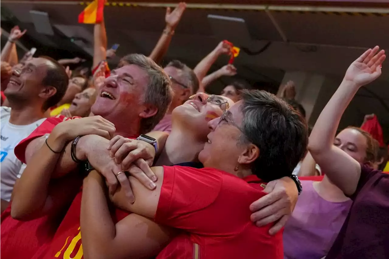 Spain fans celebrate World Cup glory