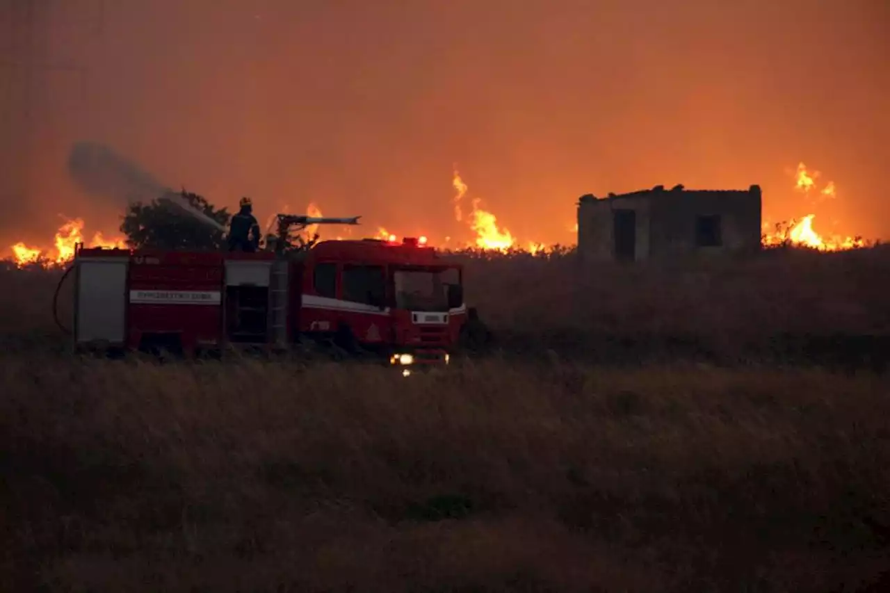 More villages evacuated as wildfire in northern Greece rages for second day