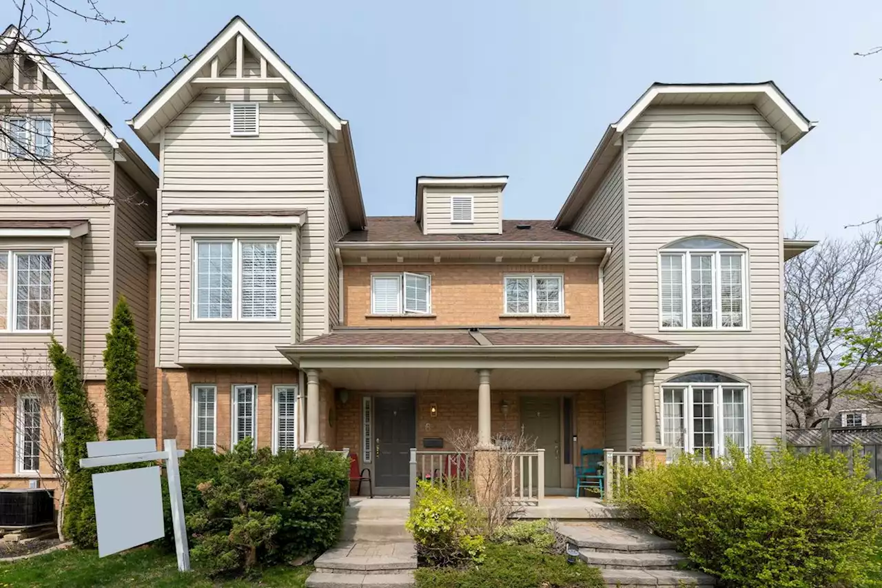 Extra $71,000 secures early offer for freehold townhouse in Ajax