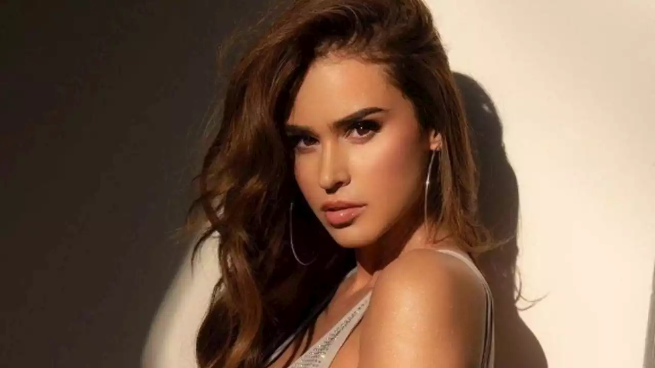 Desde el piso, Yanet García revienta la red con FOTO en topless