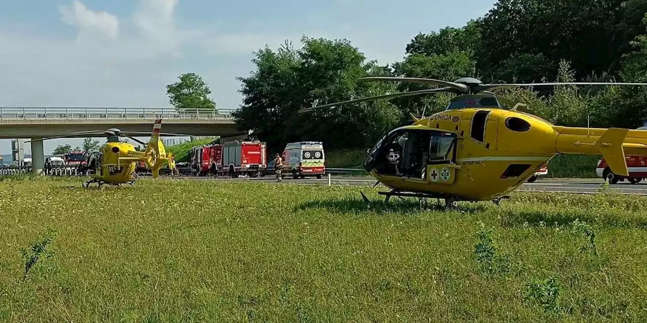 2 Tote und 4 Schwerverletzte bei schwerem Unfall auf S4