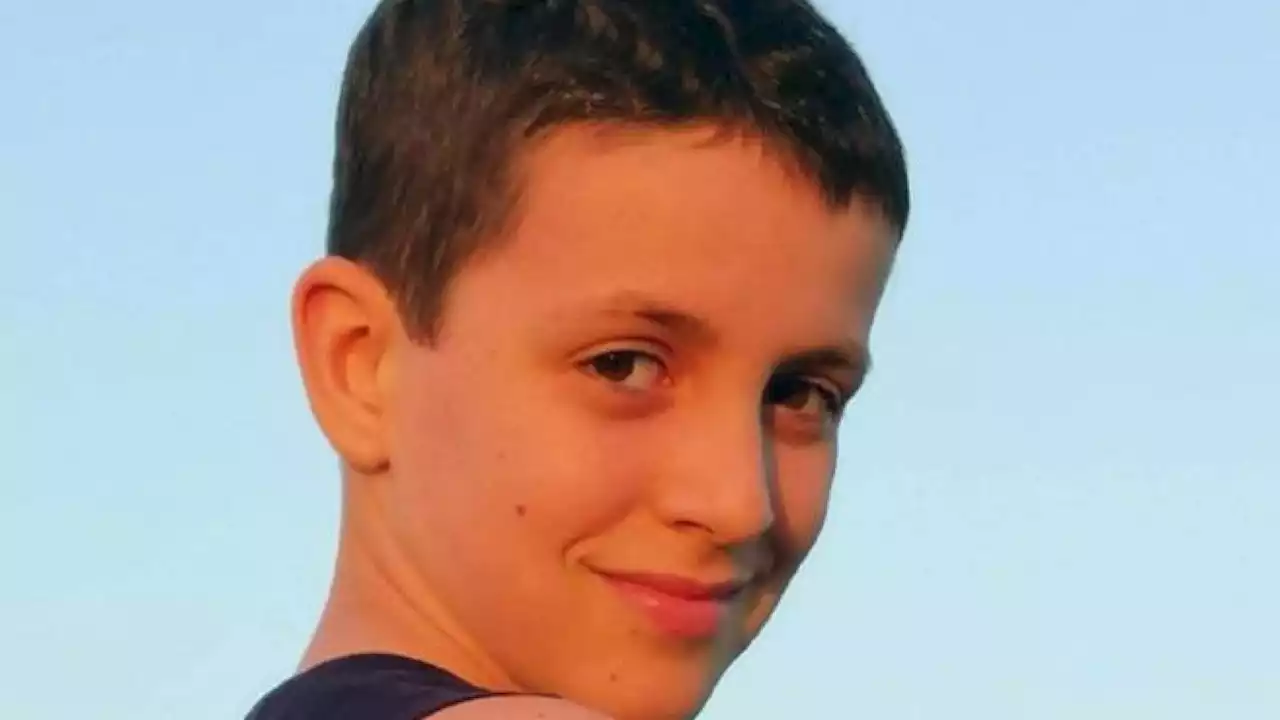 Il premio alla poesia di Lorenzo, 14 anni, morto per un sarcoma: 'Respiro, finalmente, l'azzurro'