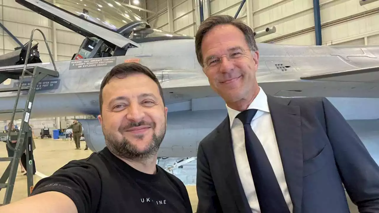 Zelensky va a prendersi gli F-16. In Olanda, poi Danimarca: 'Avremo 42 caccia, è solo l'inizio'