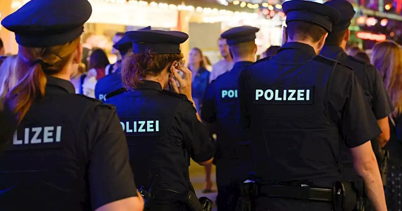 25-Jähriger beißt Sicherheitsdienstmitarbeiter, 33-Jähriger Polizisten