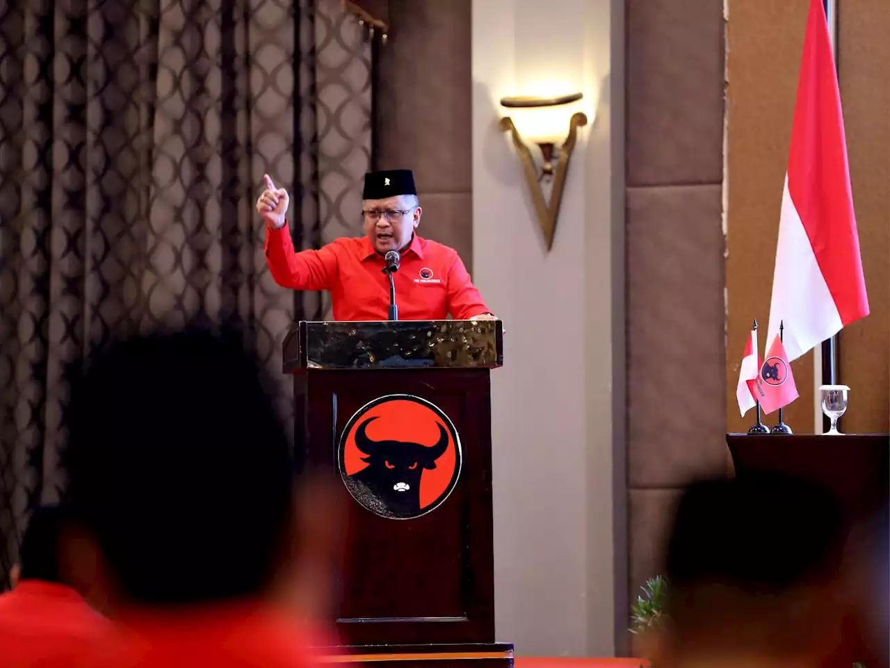 PDIP Tetap Dukung Ambisi Besar Jokowi Meski Ganjar Dikeroyok di Pilpres 2024