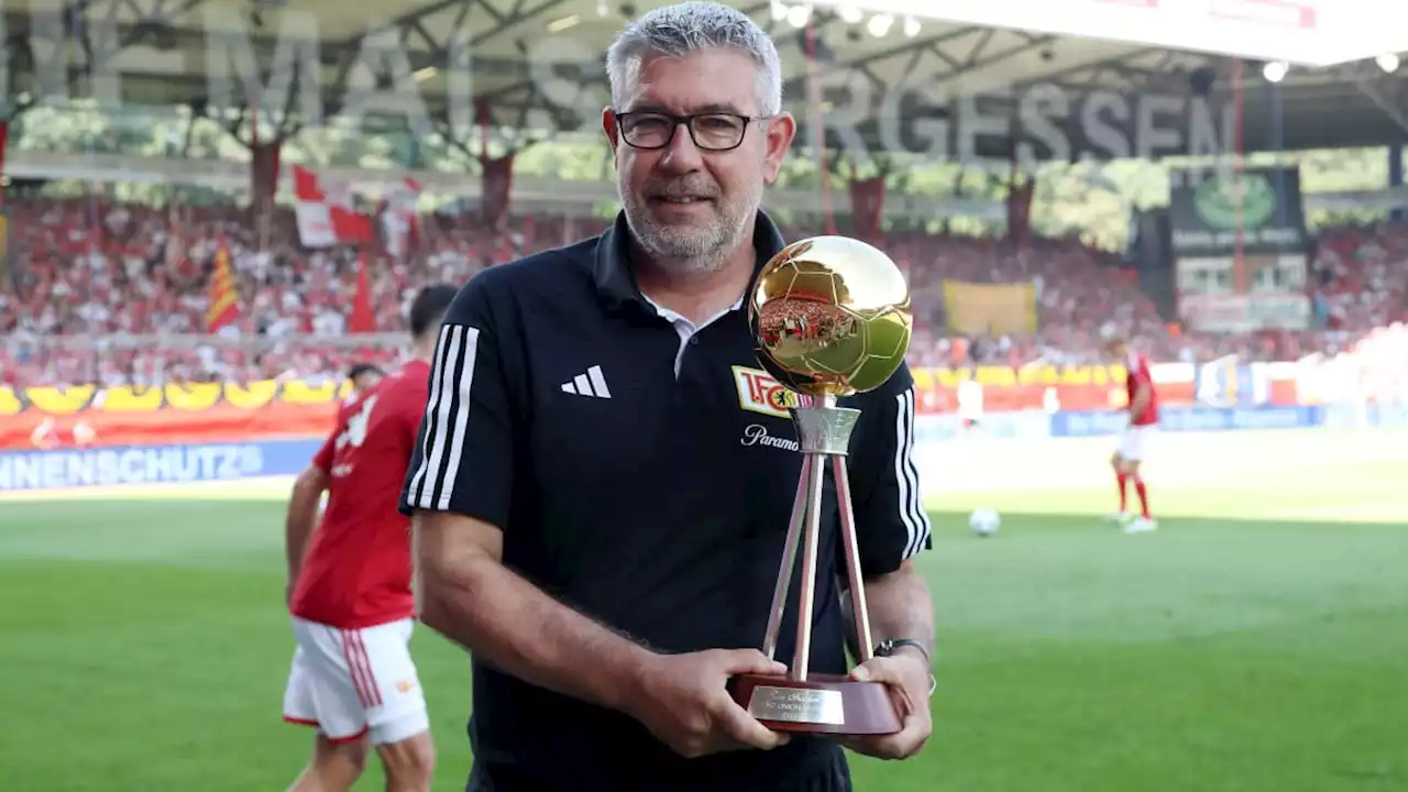 Trainer des Jahres 2023: Fischer nimmt die goldene Trophäe entgegen