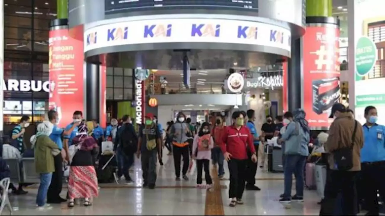 13 Kereta Keberangkatan Gambir Berhenti di Stasiun Jatinegara Hari Ini, Berikut Daftarnya