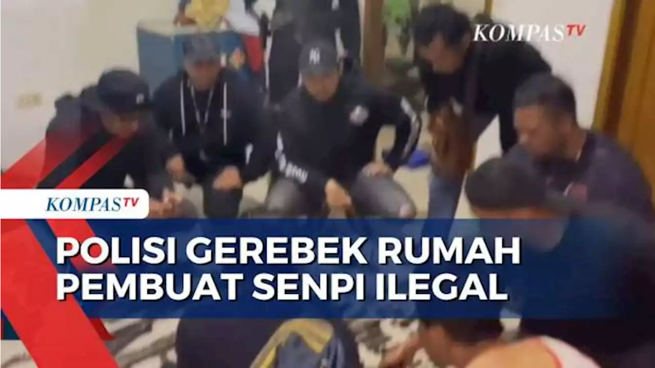 Detik-Detik Densus 88 Antiteror Gerebek Rumah Pembuatan Senpi Ilegal di Sumedang