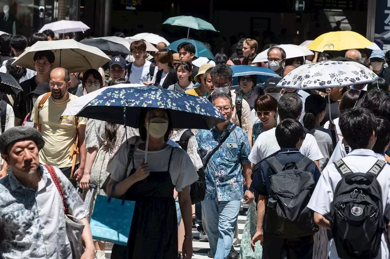 Au Japon, des habits et accessoires réfrigérants pour affronter la canicule