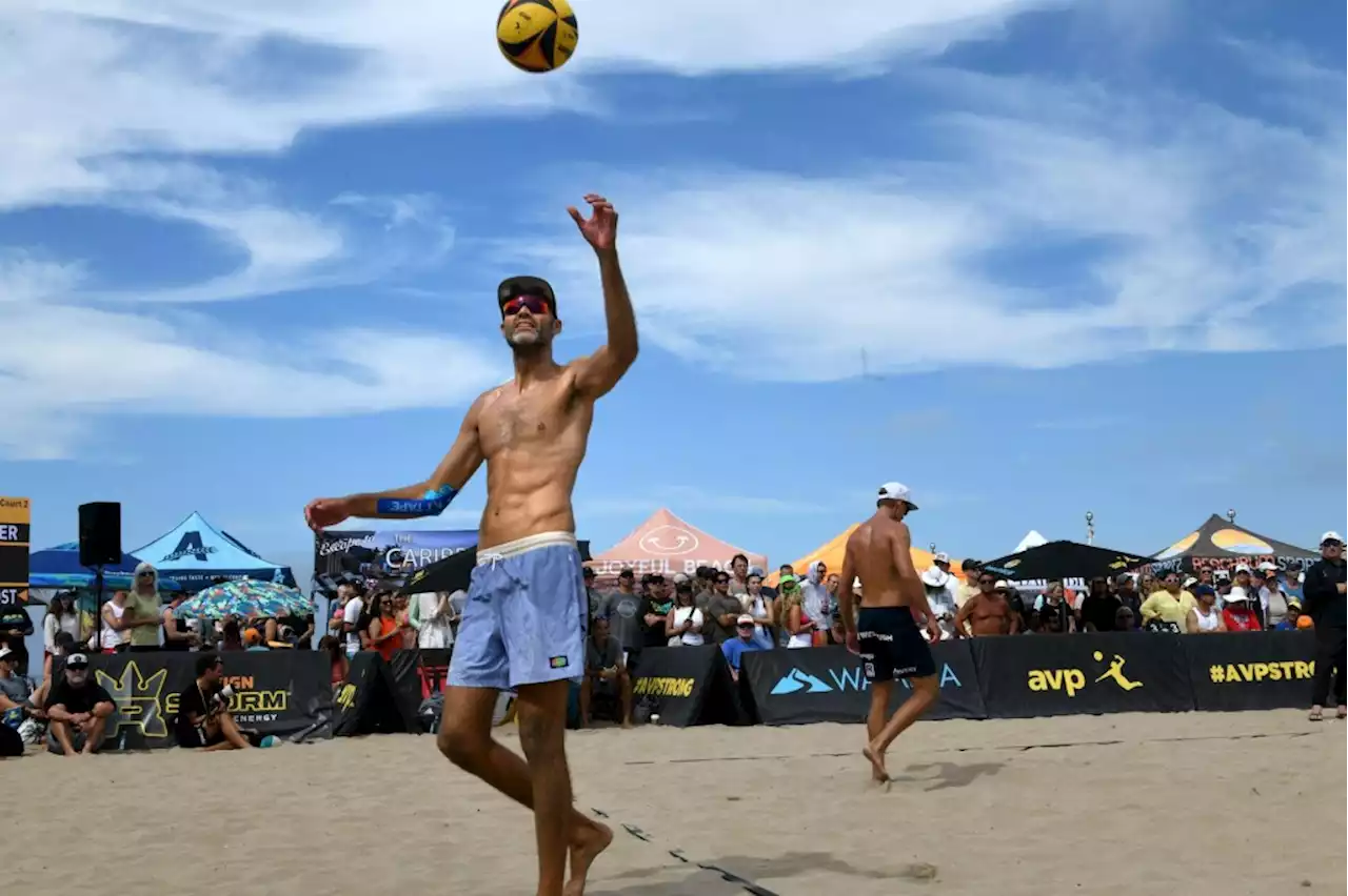 Phil Dalhausser eyes his 8th Manhattan Beach Open title