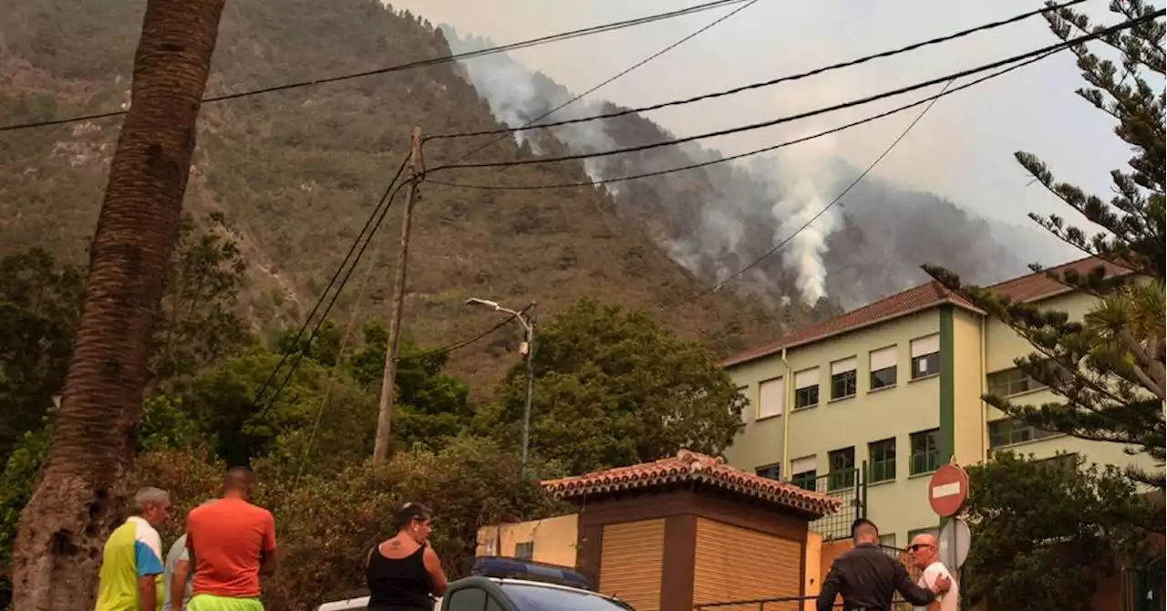 Incendie aux Canaries: les pompiers ont pu protéger des maisons durant la nuit