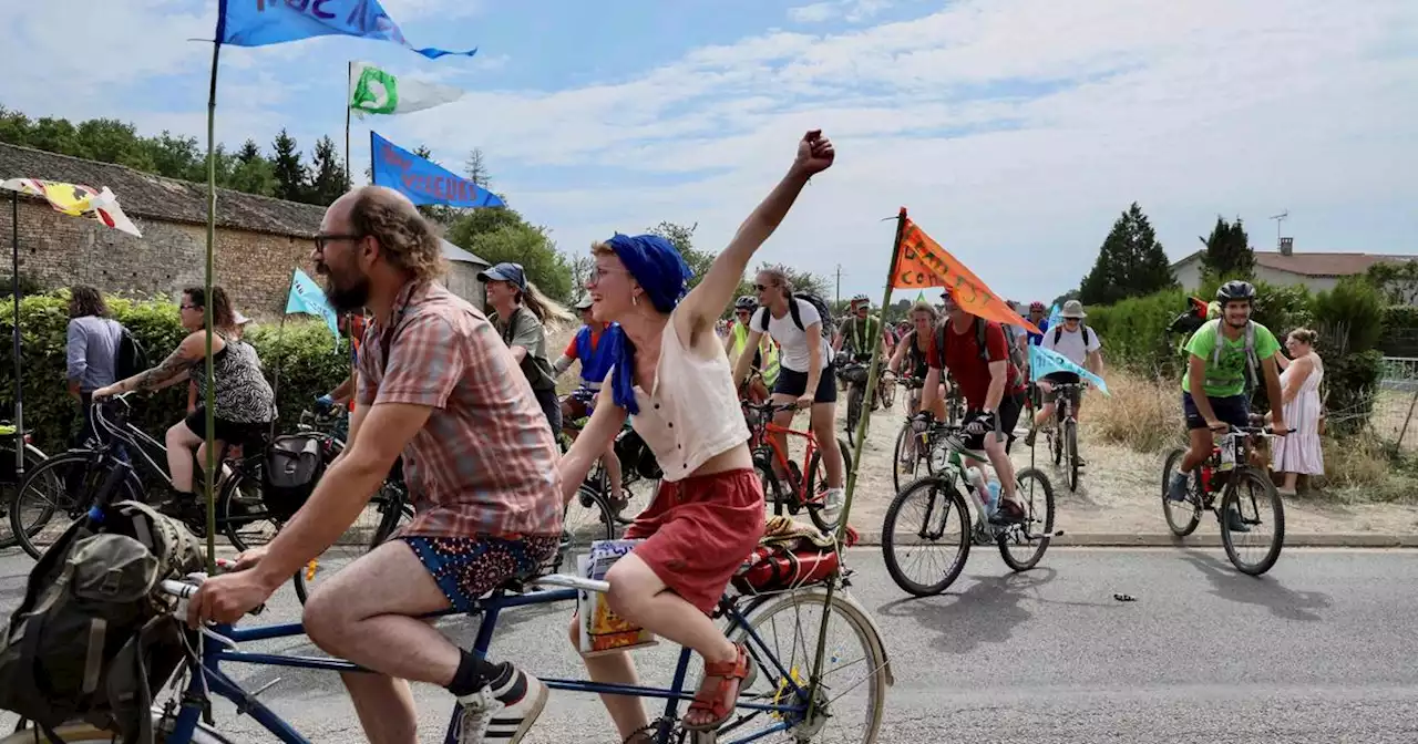 Manifestation contre les bassines: un golf dégradé en marge du «Convoi de l'eau»