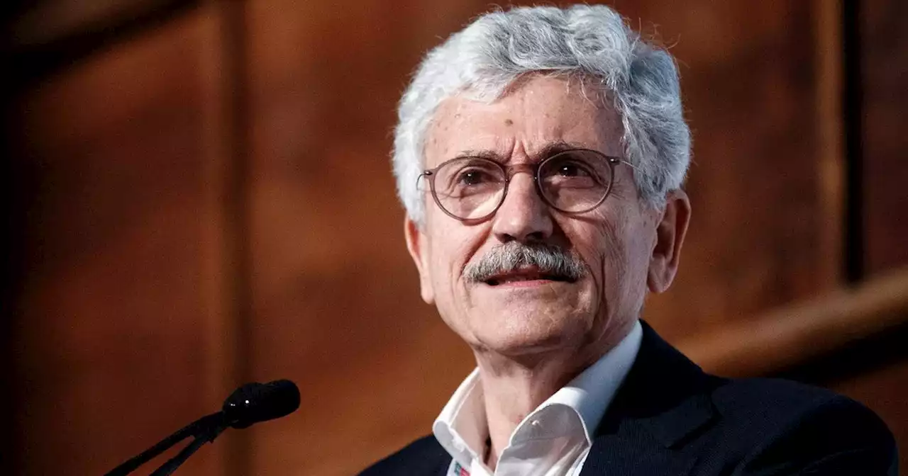 Massimo D'Alema, brutta fine: segnalato dalla Digos e schedato in Questura