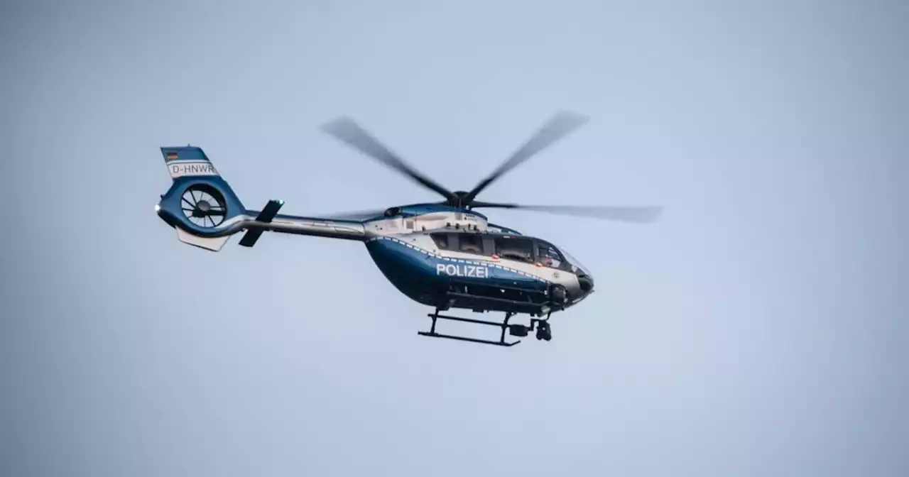 Zwei Männer gefasst: Polizei sucht bei Warbeyen mit Hubschrauber nach Mann