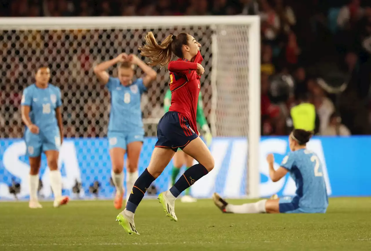 Soccer-Spain lead England 1-0 at halftime in World Cup final