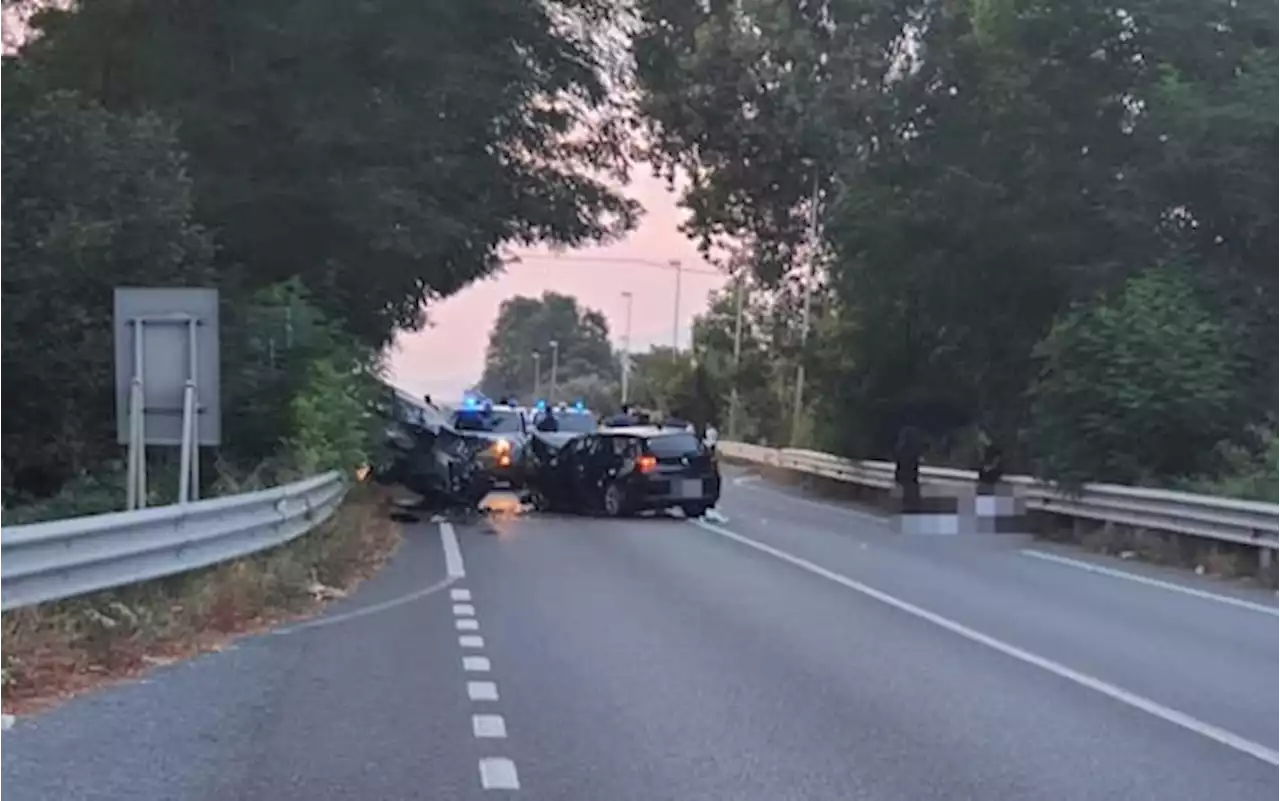 Incidente in Calabria: scontro tra due auto, 3 morti e 2 feriti