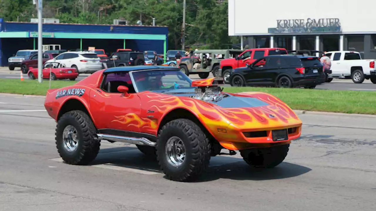 Woodward Dream Cruise 2003: Mega gallery of muscle cars, off-roaders and more