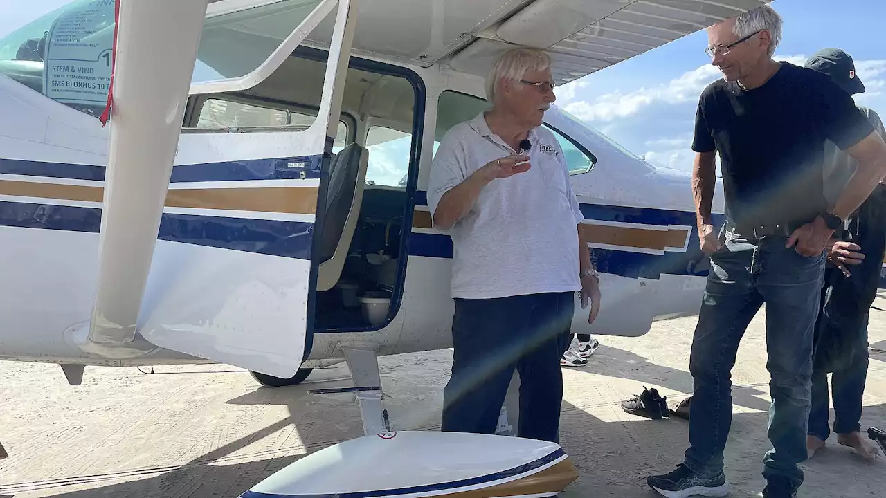 78-årige Evald gav flyshow på Blokhus Strand: - Man føler sig fri og vægtløs som fuglene