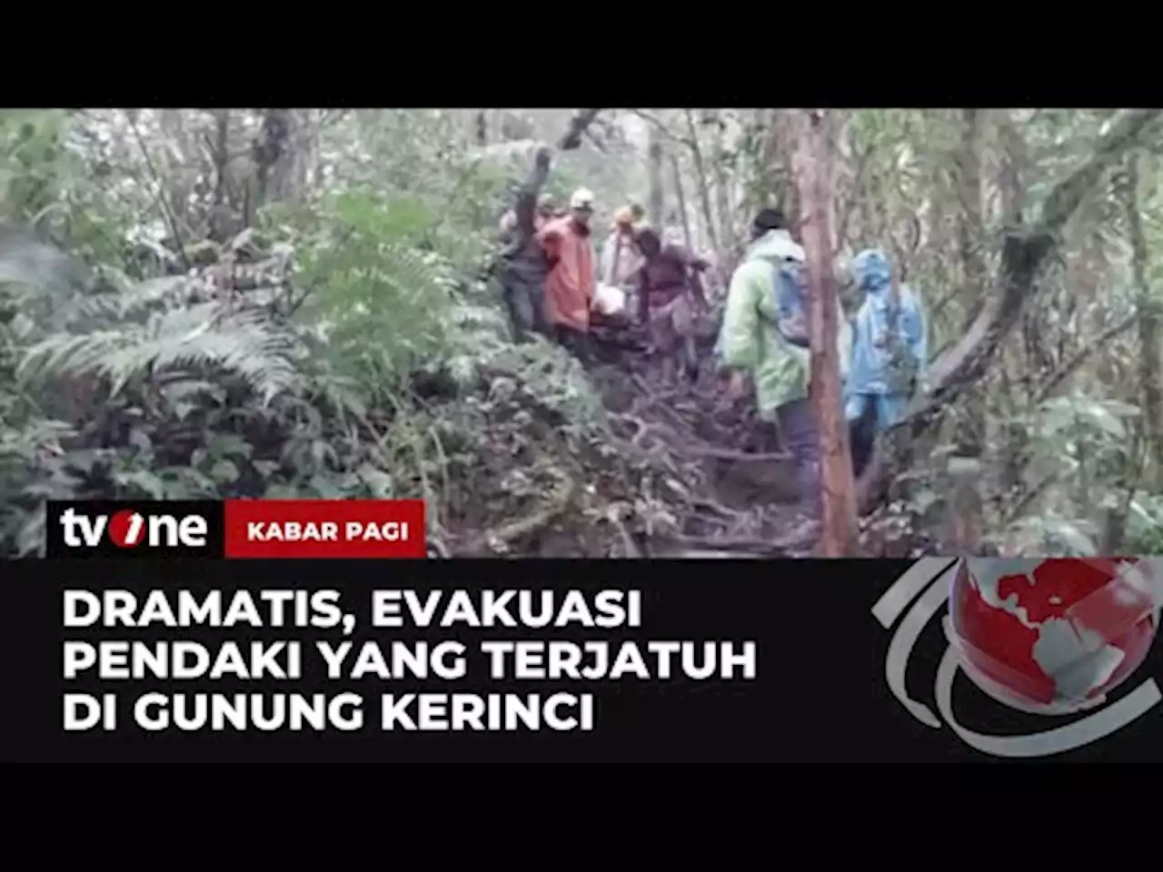 Tim SAR Evakuasi Pendaki Cedera Kaki di Gunung Kerinci