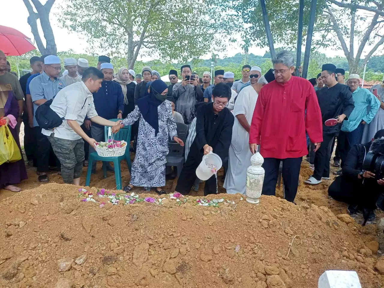 Jenazah arwah Heikal selamat dikebumikan