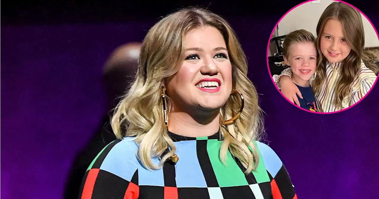 Kelly Clarkson's Kids River and Remy Join Her Onstage in Las Vegas