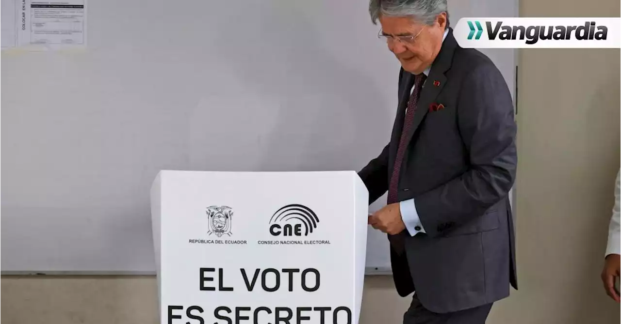 Lasso dice que Ecuador llega a elecciones en “momento complejo” y pide respetar resultados