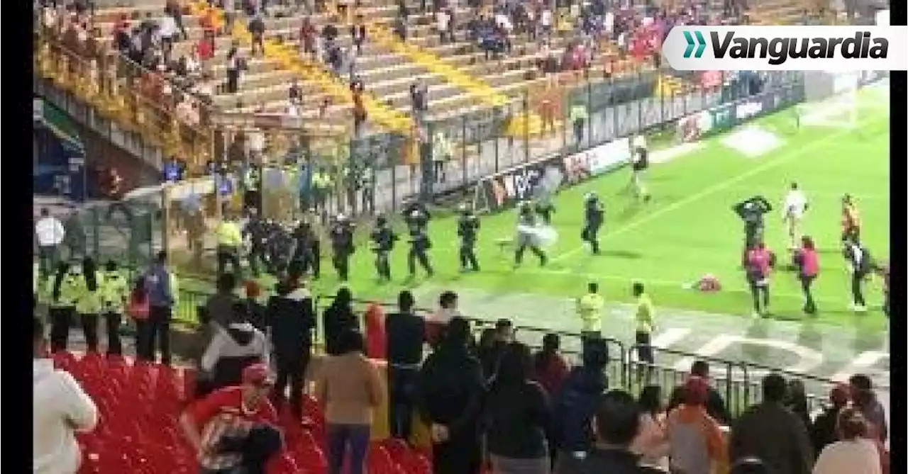 Video: Con agresión al árbitro y disturbios terminó el partido entre La Equidad y Junior