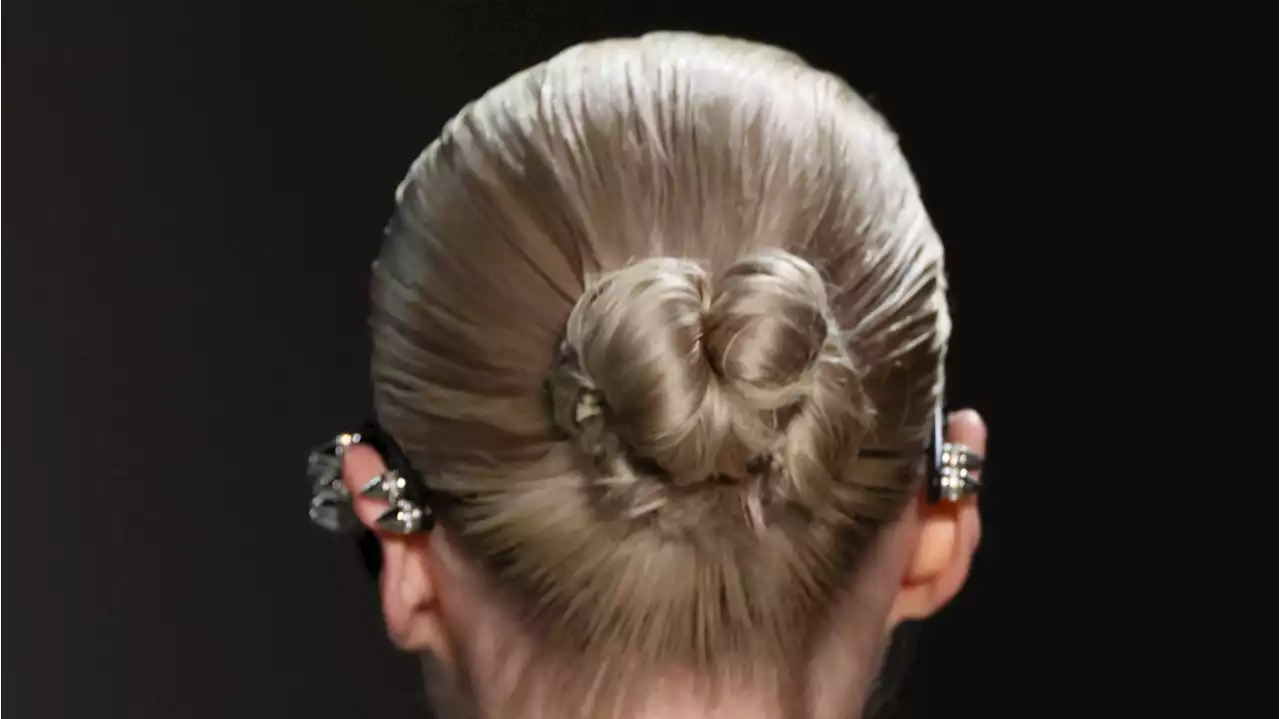 Tendenza capelli autunno/inverno 2023-24: il ballerina bun risorge sempre