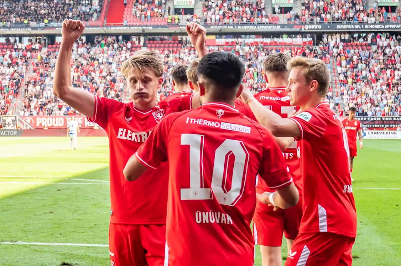 Steijn schiet FC Twente langs stug PEC Zwolle én naar koppositie