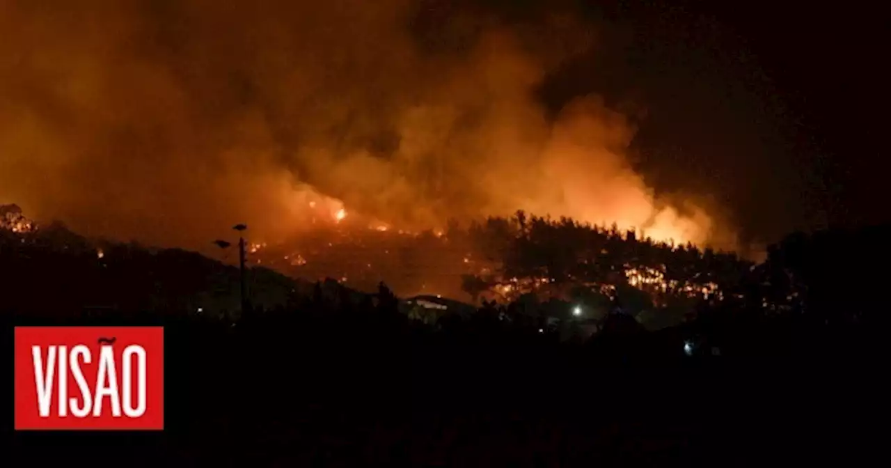 | Fogo descontrolado na Grécia perto da fronteira turca obriga a evacuar aldeias